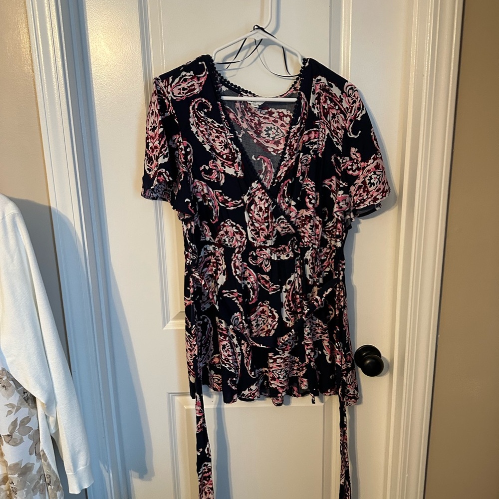 Crown & Ivy Black and Pink Wrap Blouse with Tie Front